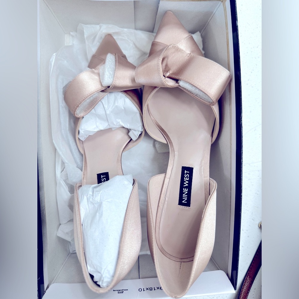 Heels with bow - Picture 4 of 7